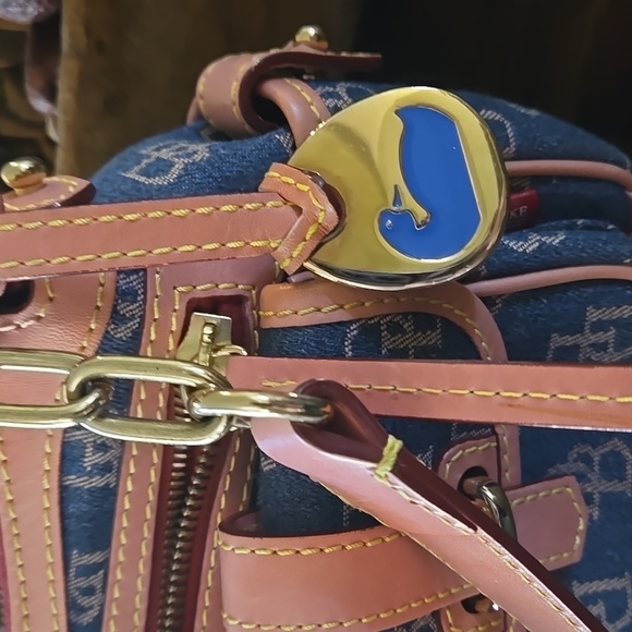 Vintage Dooney And Bourke - Picture 2 of 6